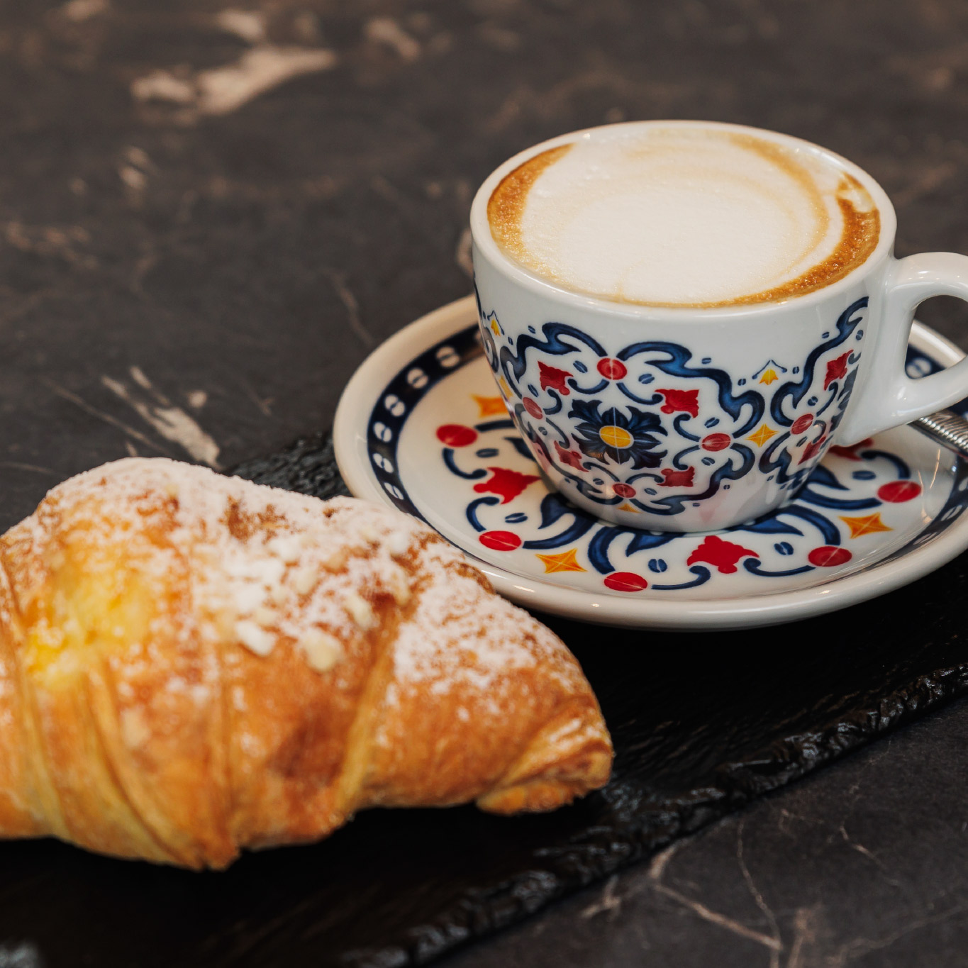 cappuccino e brioche